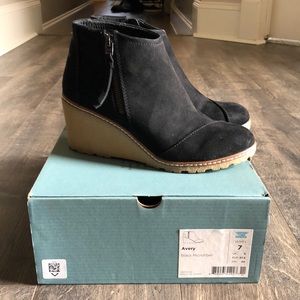 TOMS Black Microfiber Wedge - 7